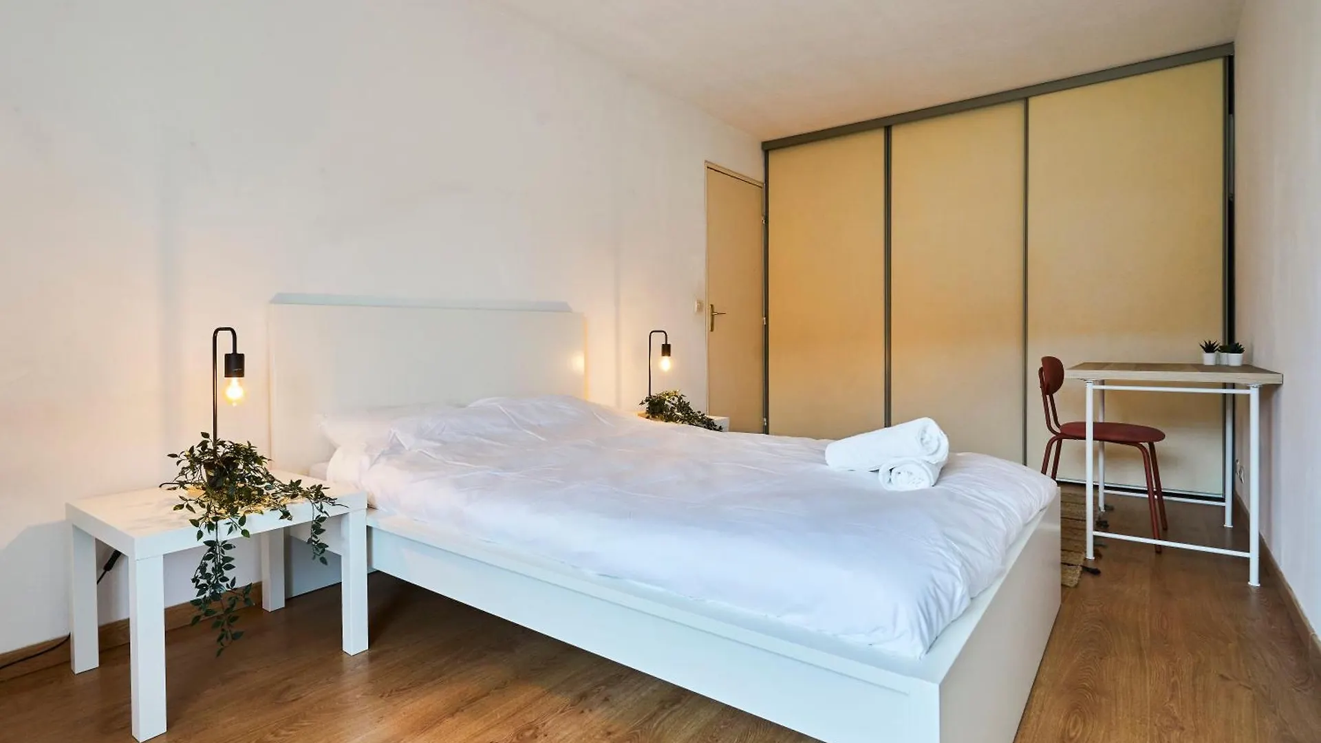T2 Confortable A Lille Saint Maurice Pellevoisin France